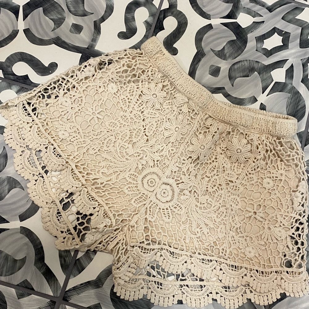 LA Hearts Cream Lacy Shorts